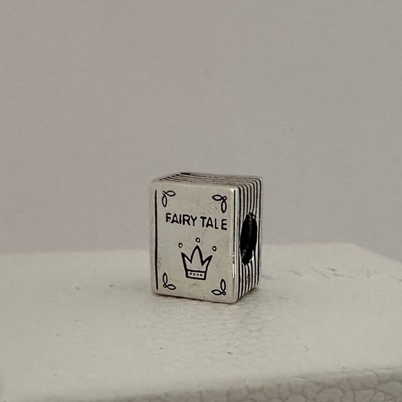 Pandora Fairy Tale Book 925 Ale CHARM With Gift Pandora Box #84 - Picture 2 of 7